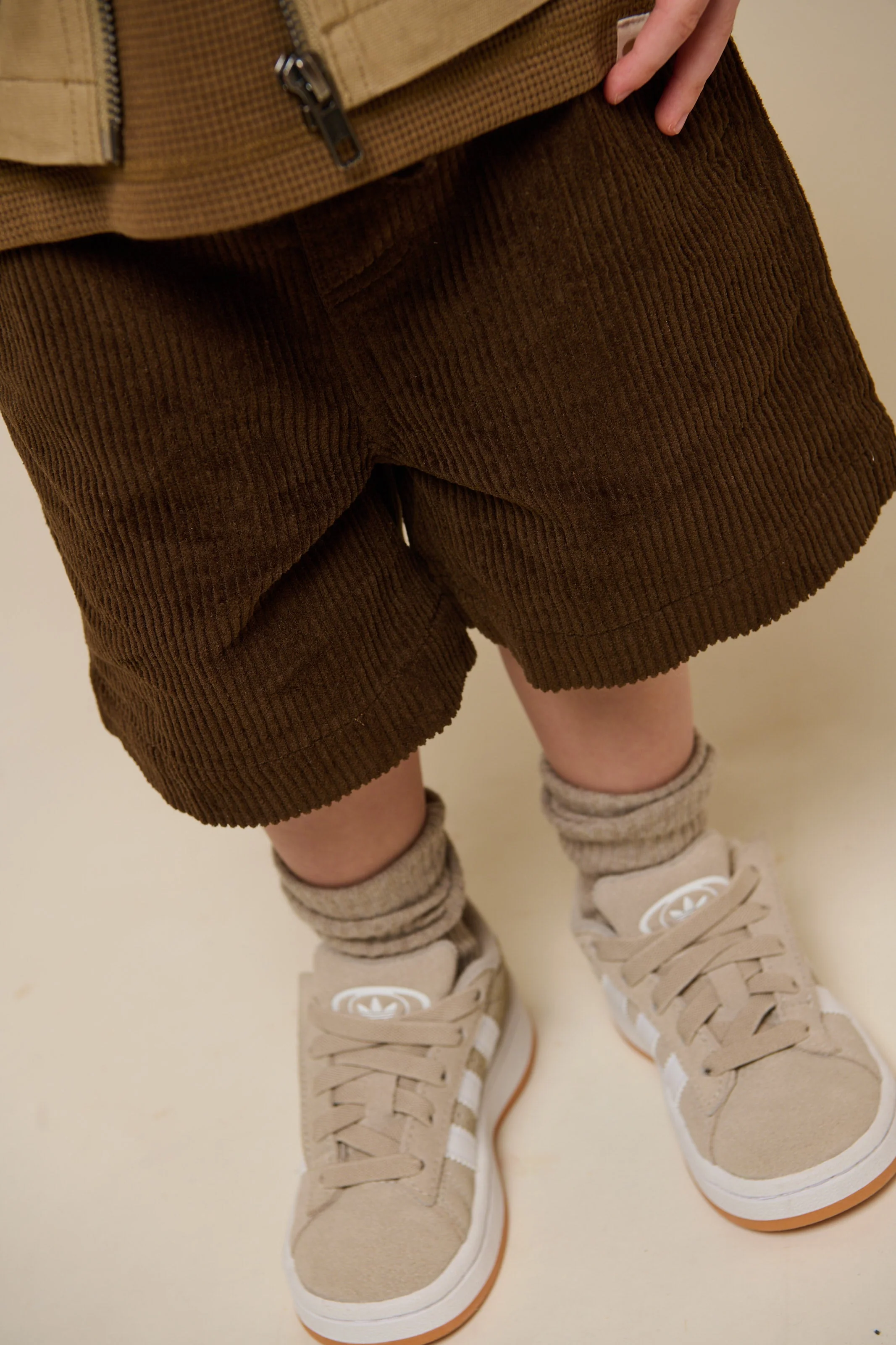 Pull-On Ribfluwelen Shorts - Kids - Dark Brown | 101104 Tobias - Image 5